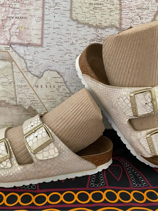 Birkenstock Shoes - Pre-owned Birkenstock Arizona Sandal In Beige 37/6 Women’s